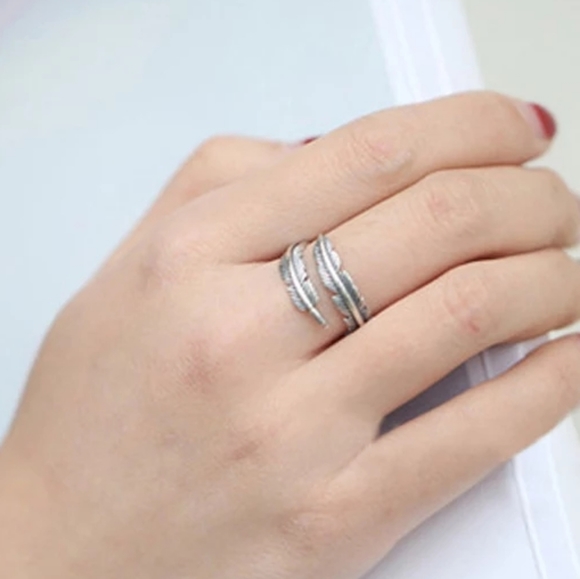 Adjustable Feather Shaped Silver Ring - Picture 2 of 8